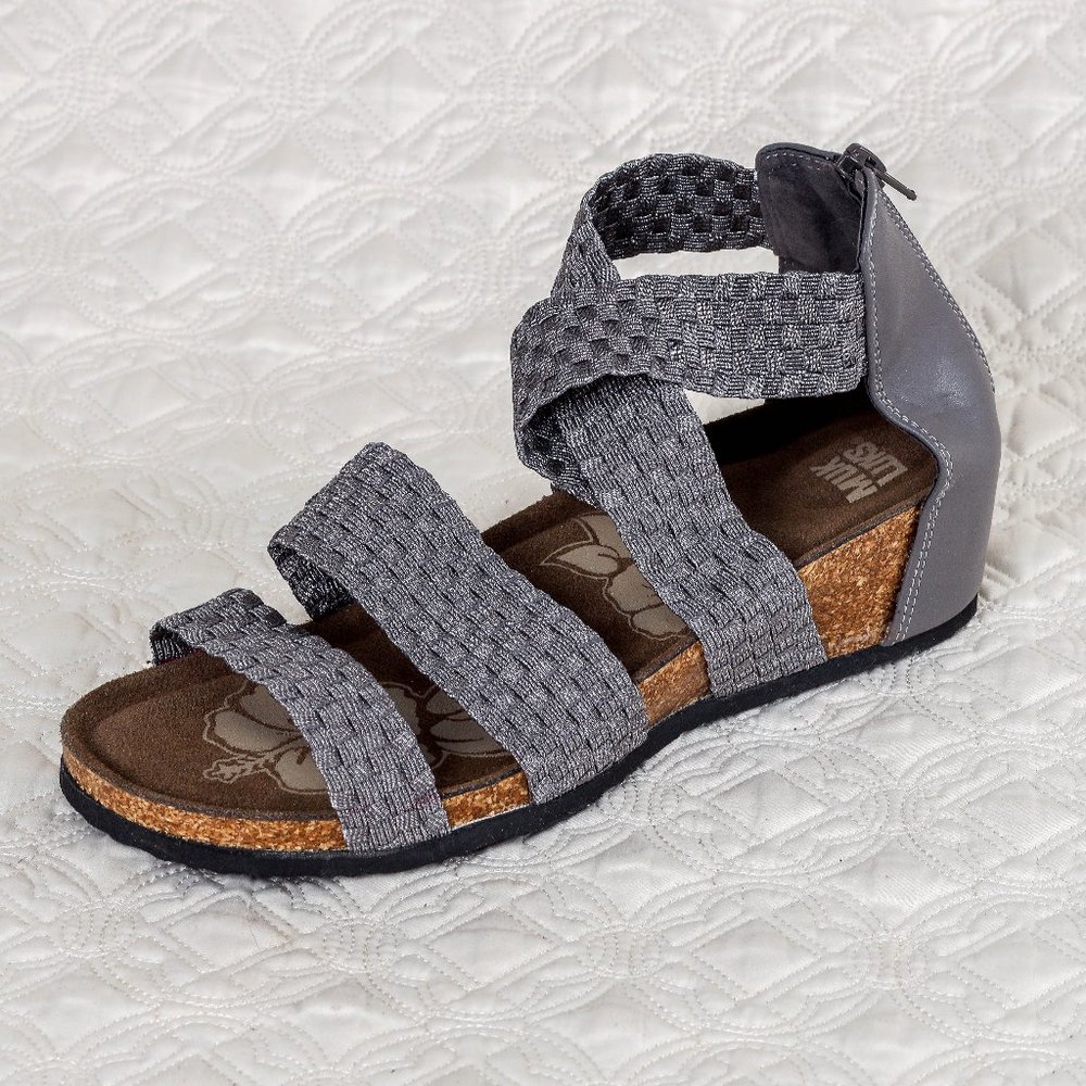 NWT MUK LUKS Elle Wedge Sandal Metallic - 10